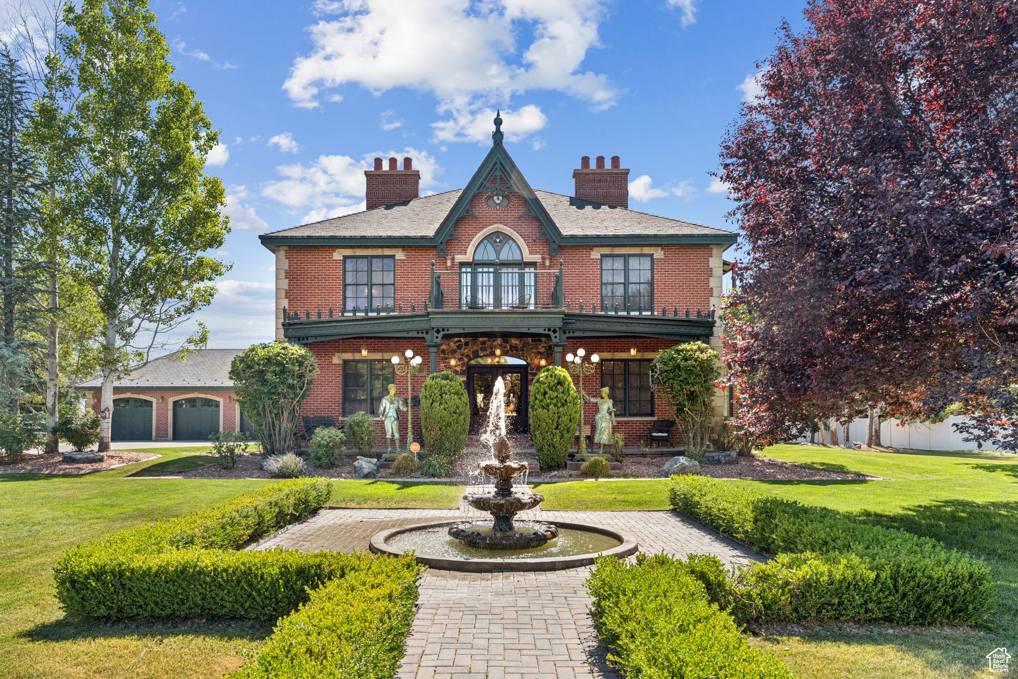 EQUESTRIAN ESTATES - Residential