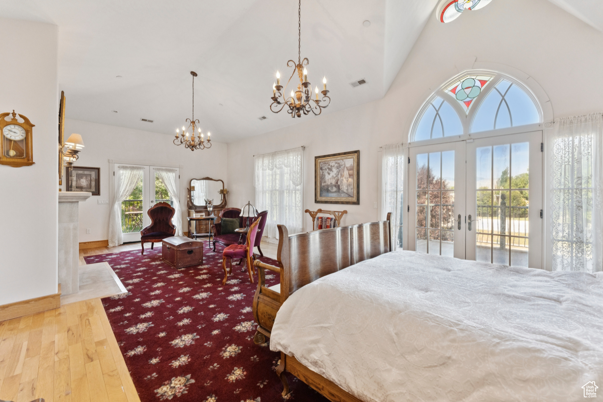 EQUESTRIAN ESTATES - Residential