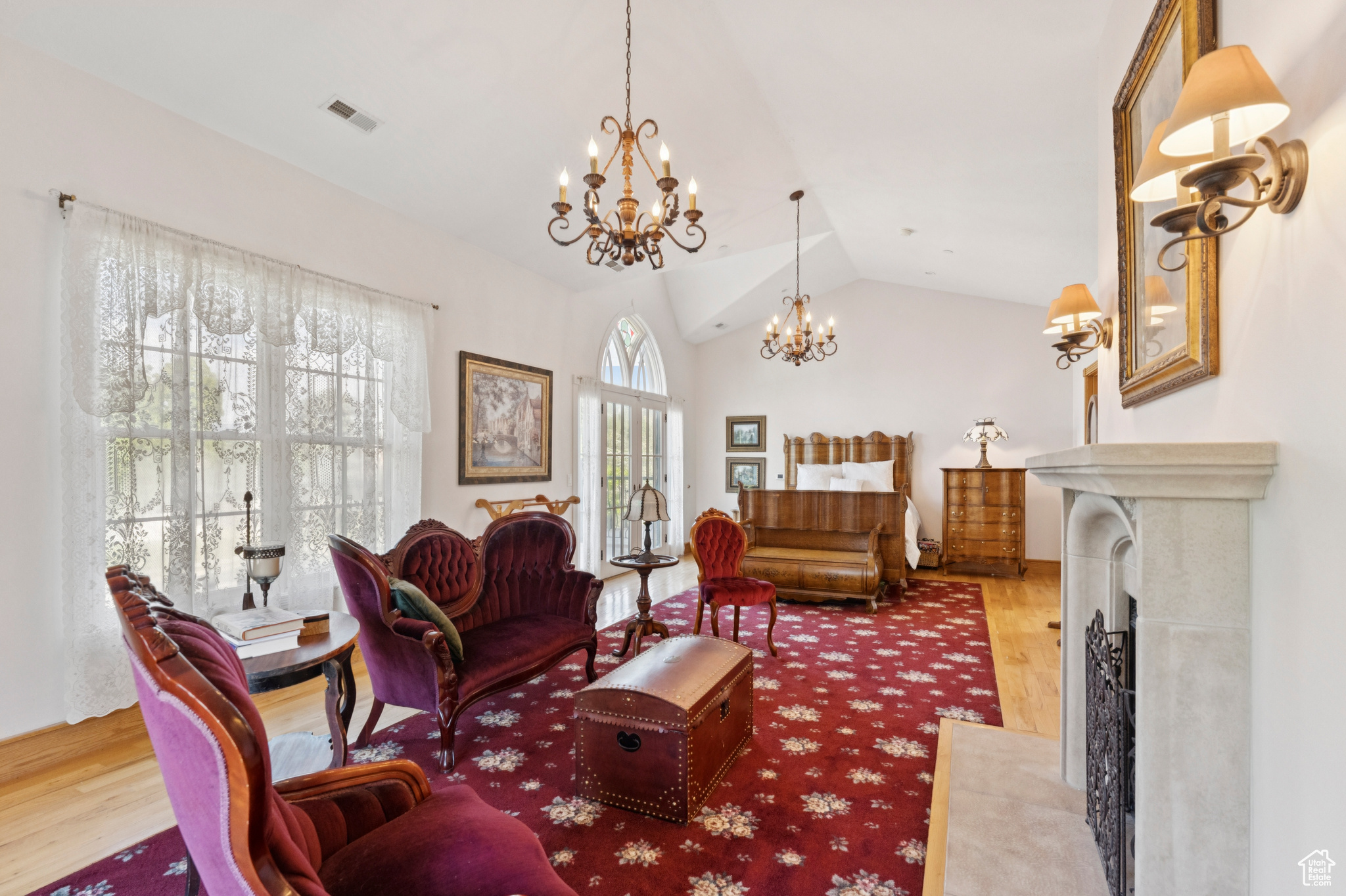 EQUESTRIAN ESTATES - Residential