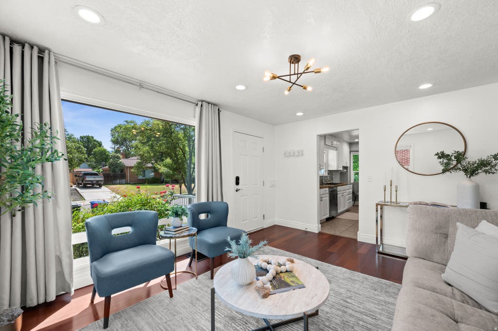 Photo of 2892 S MCCLELLAND ST E, Salt Lake City, UT 84106 (MLS # 2174167)