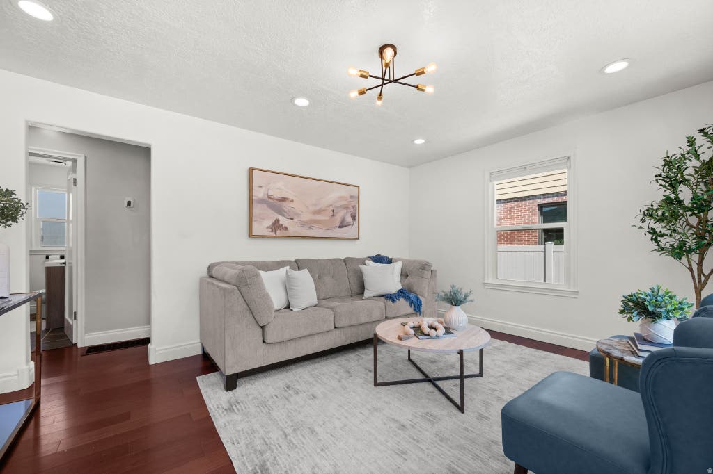 Photo of 2892 S MCCLELLAND ST E, Salt Lake City, UT 84106 (MLS # 2174167)