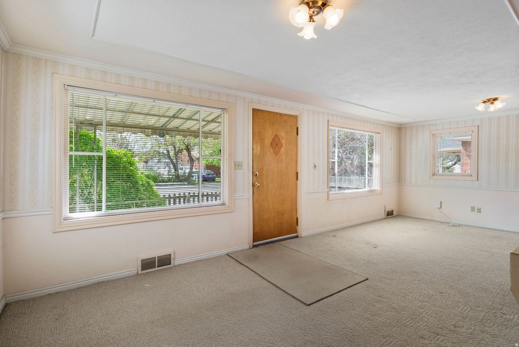 Photo of 585 E 700 S, Springville, UT 84663 (MLS # 2151834)