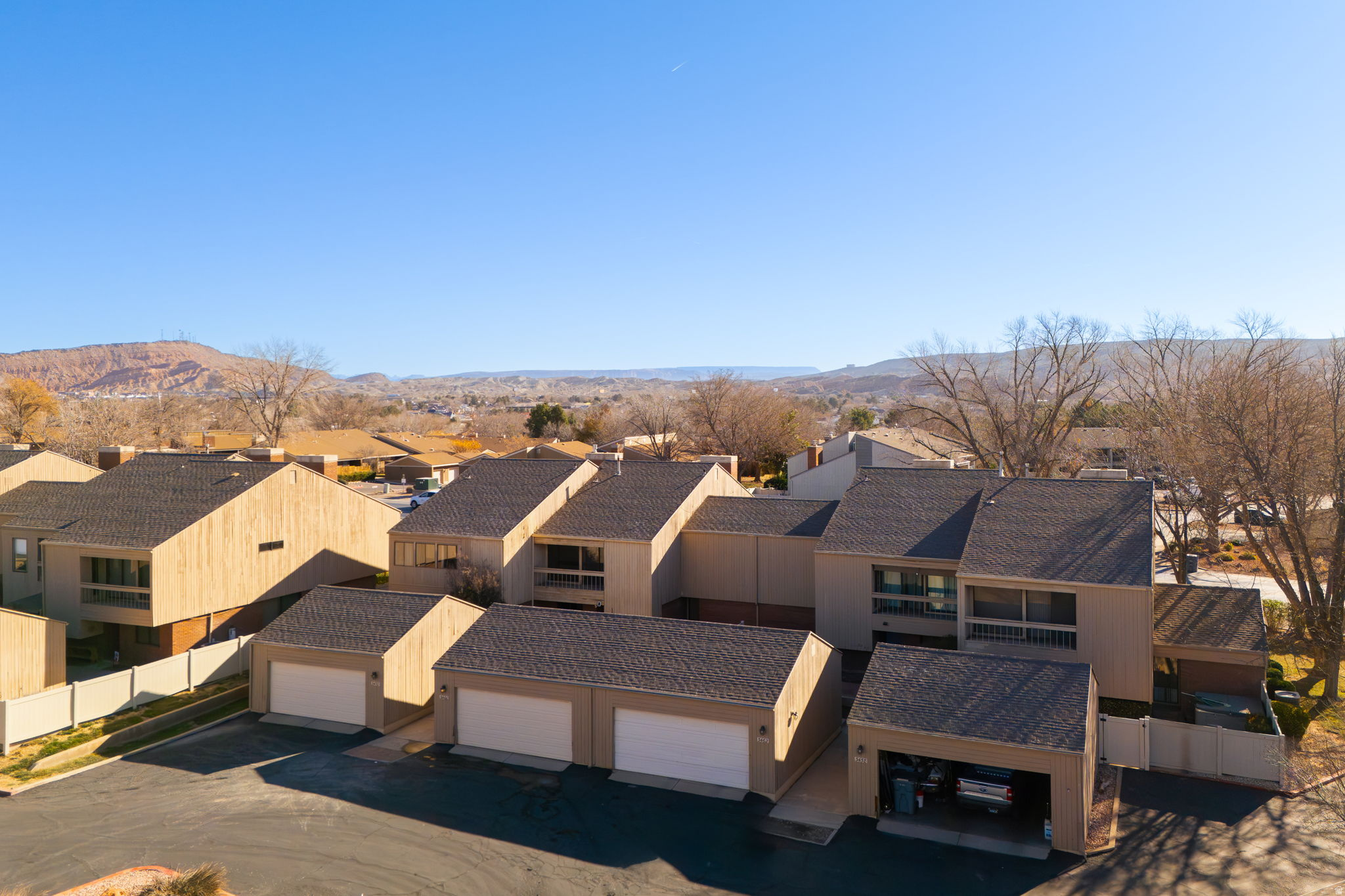 BLOOMINGTON COUNTRY CLUB 3-3 - Residential