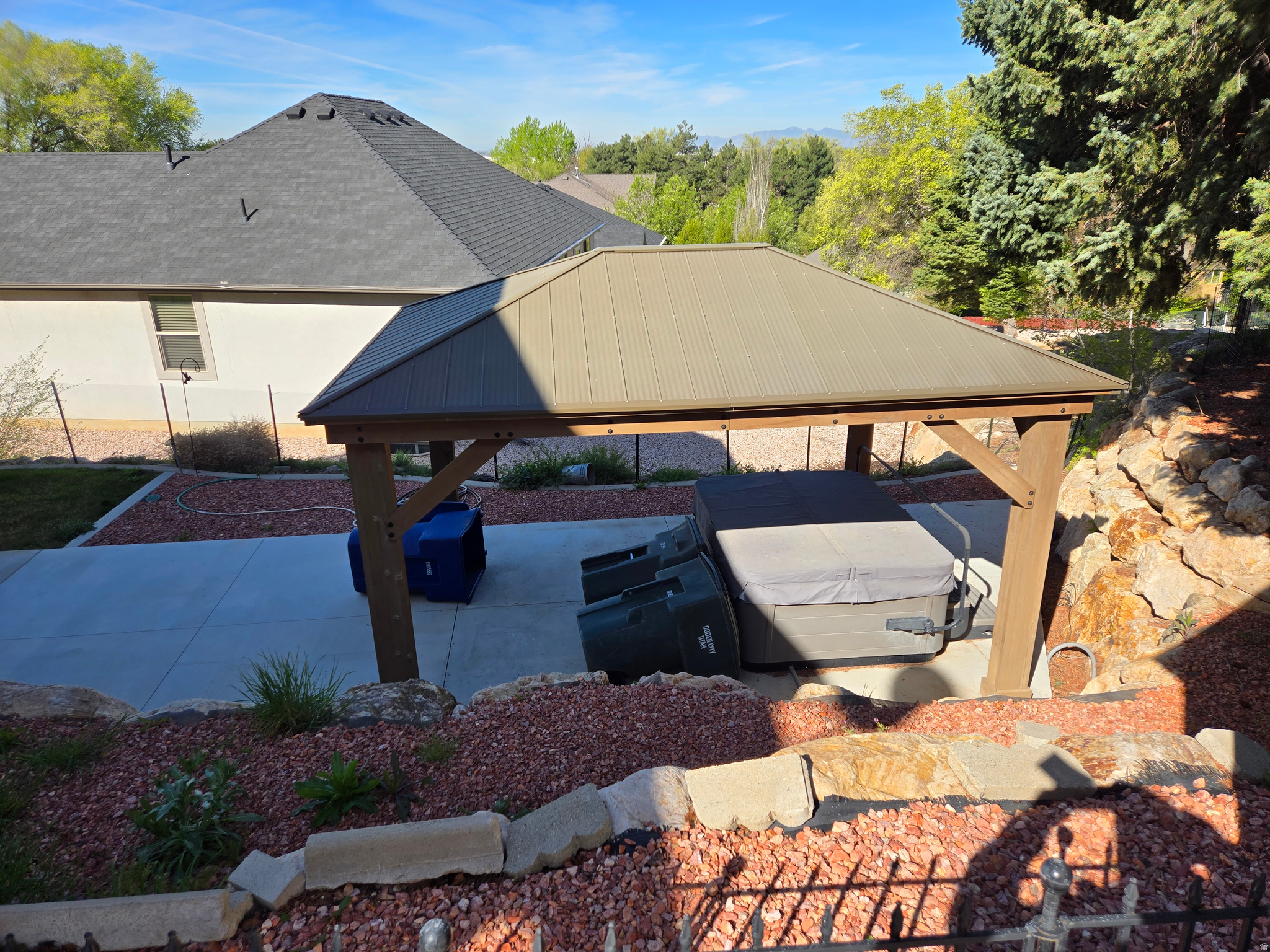 BENCH @ MTN RD - Residential