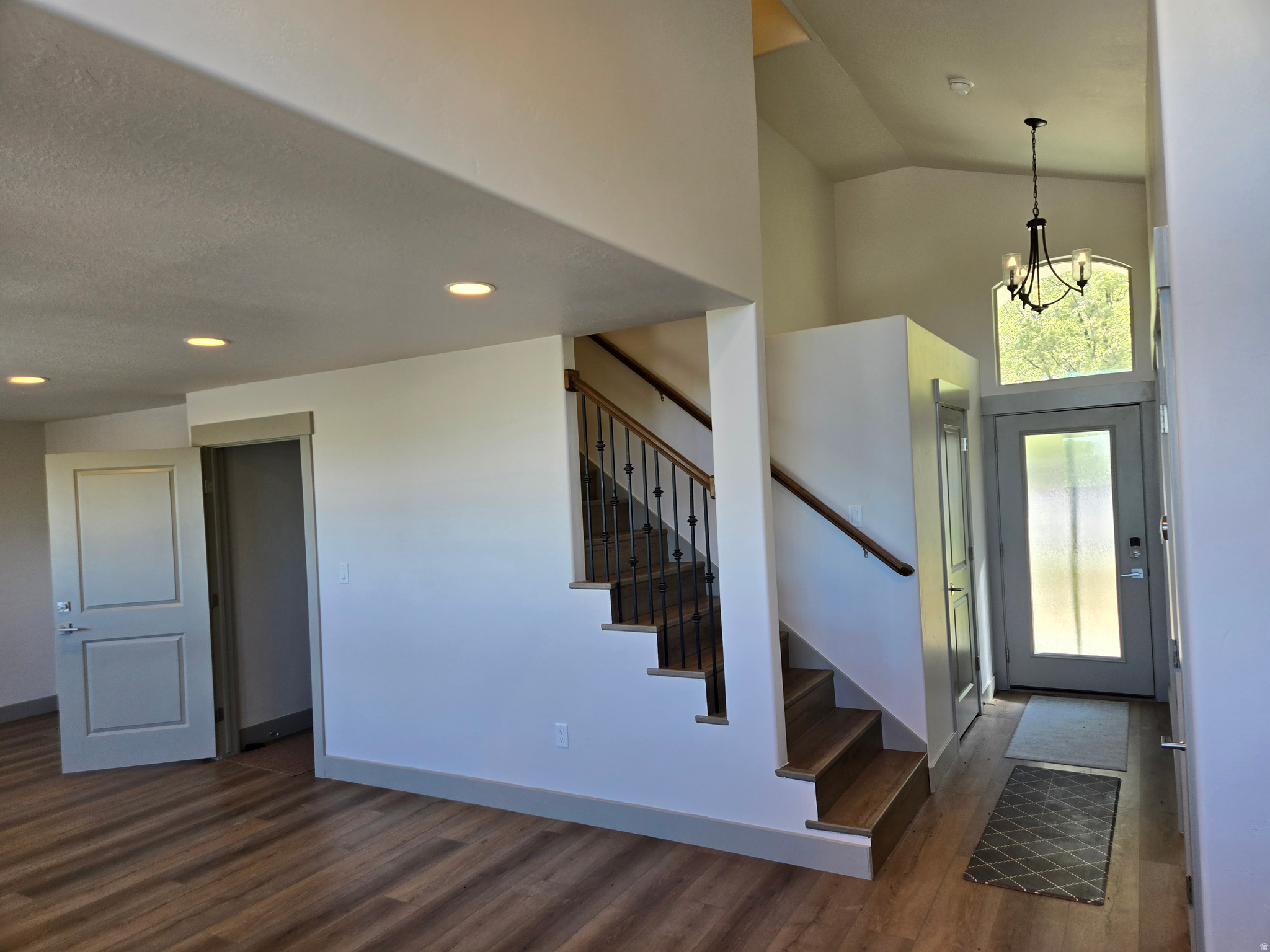 BENCH @ MTN RD - Residential