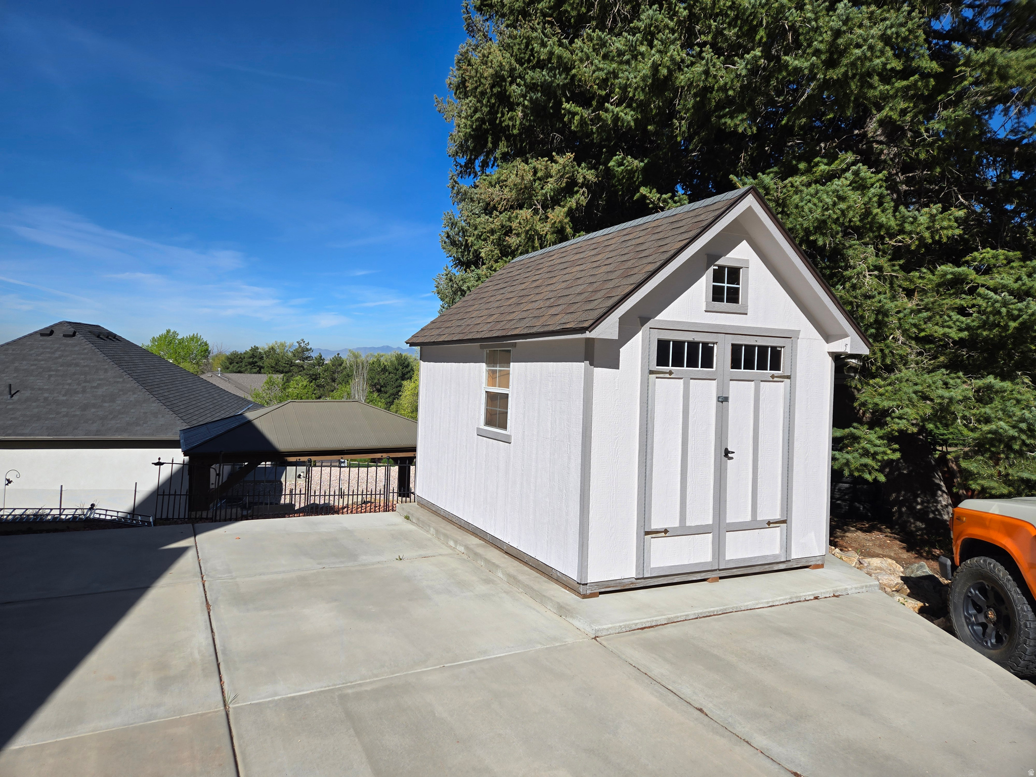 BENCH @ MTN RD - Residential