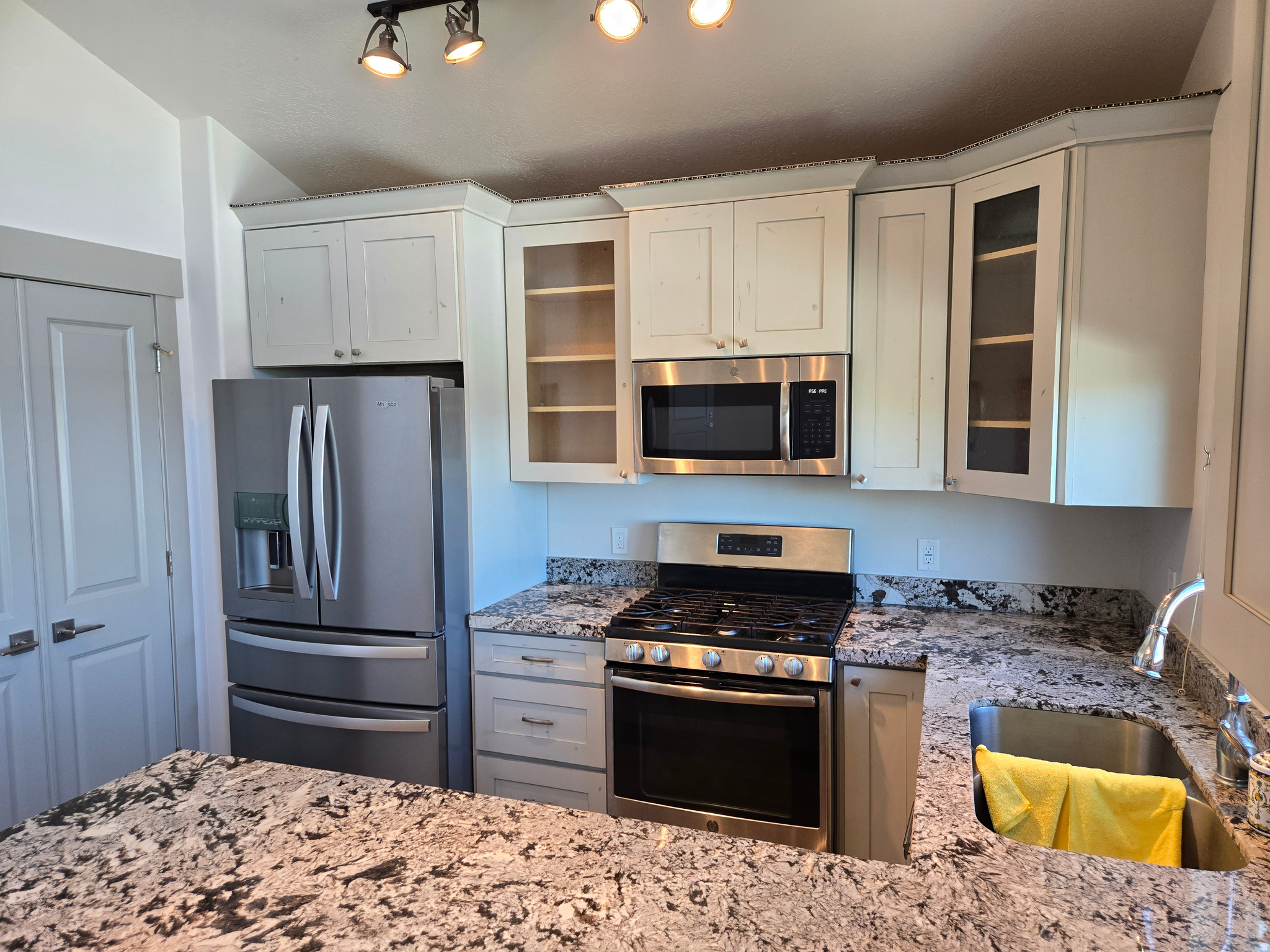 BENCH @ MTN RD - Residential