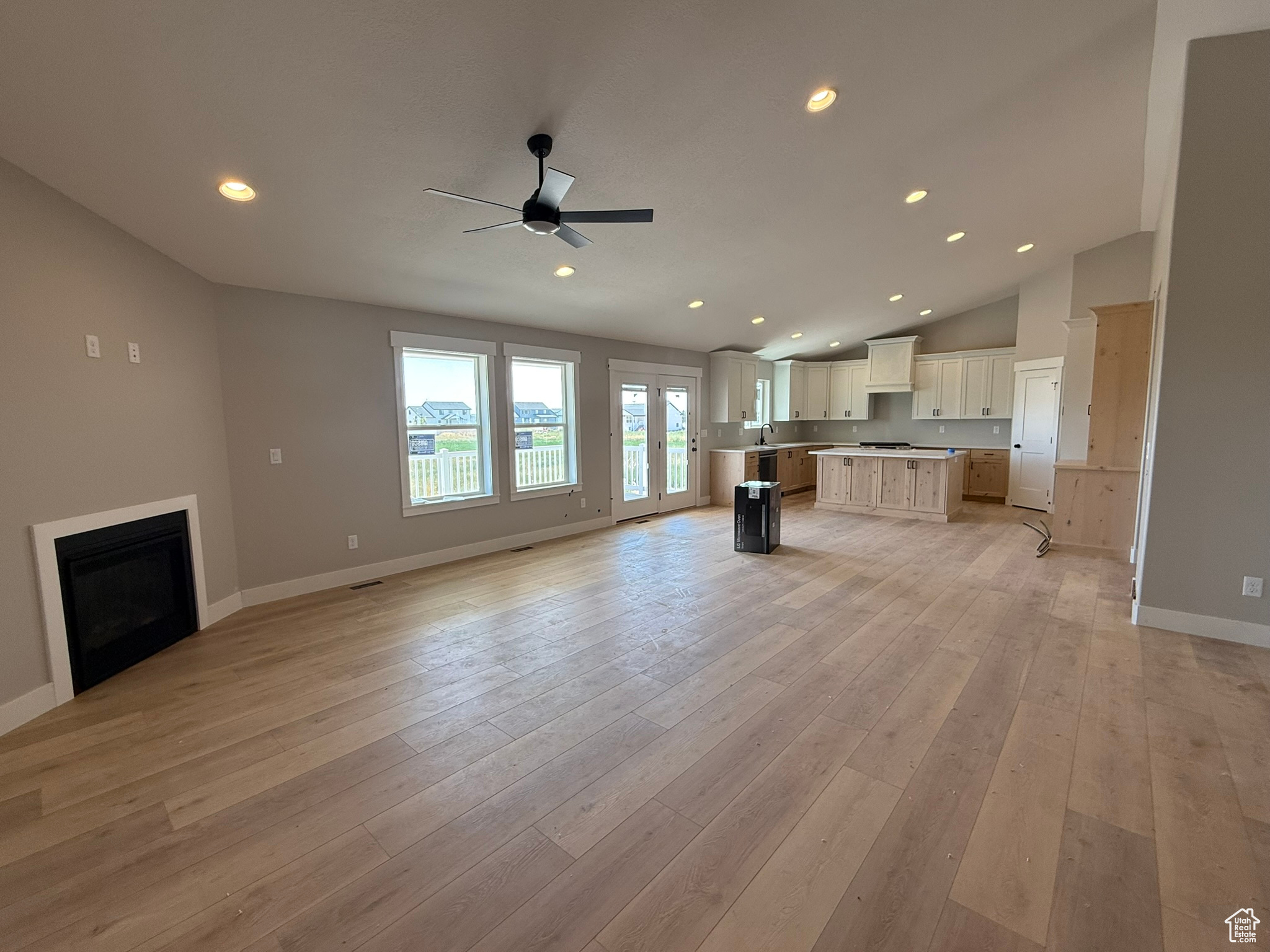 HAPPY DAYS - Residential