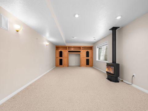 Tiny photo for 2184 E EAGLE RAY CT, Cottonwood Heights, UT 84121 (MLS # 2157932)