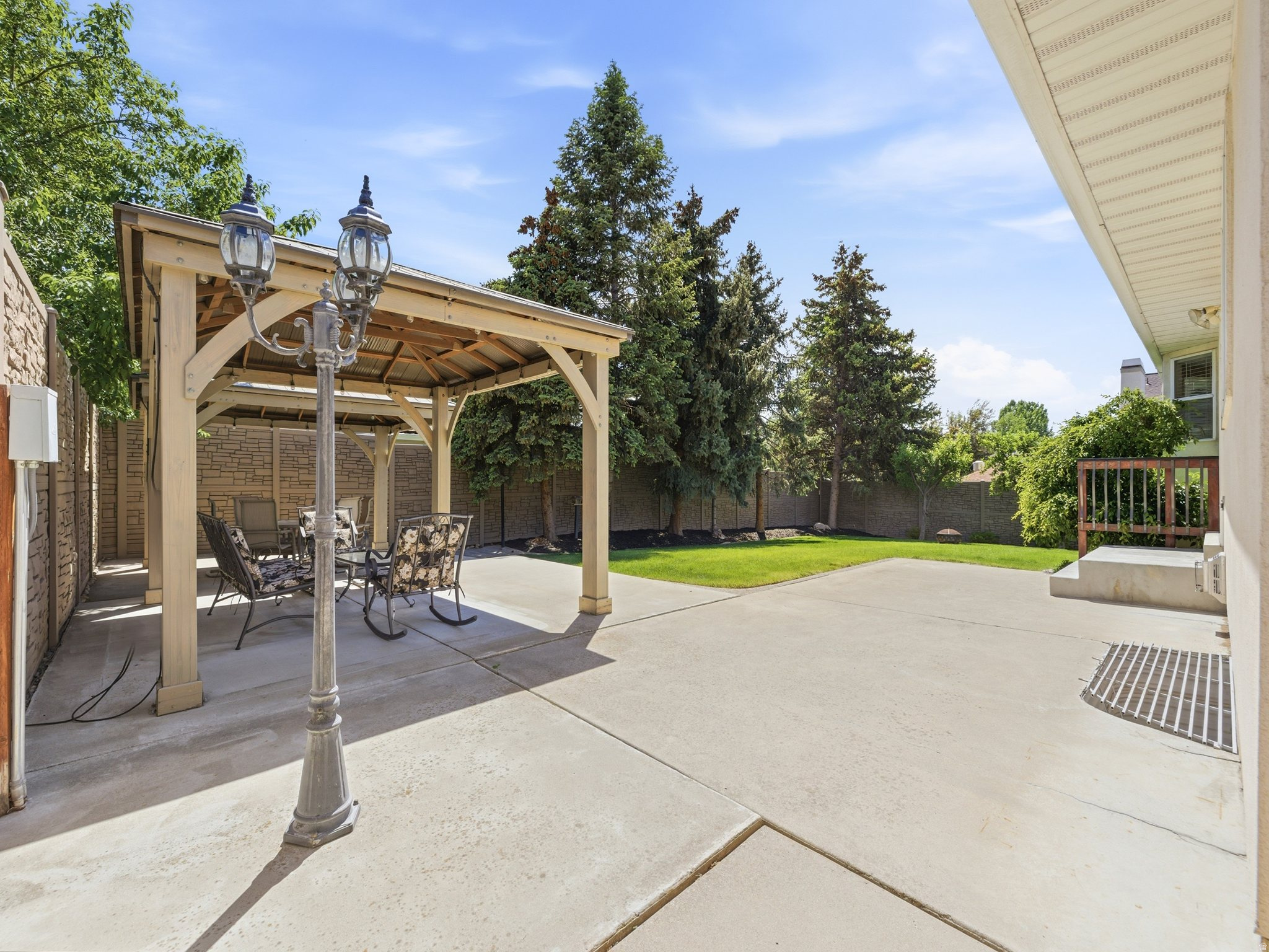 WHITMORE MANOR ESTATES - Residential