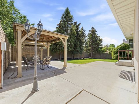 Tiny photo for 2184 E EAGLE RAY CT, Cottonwood Heights, UT 84121 (MLS # 2157932)