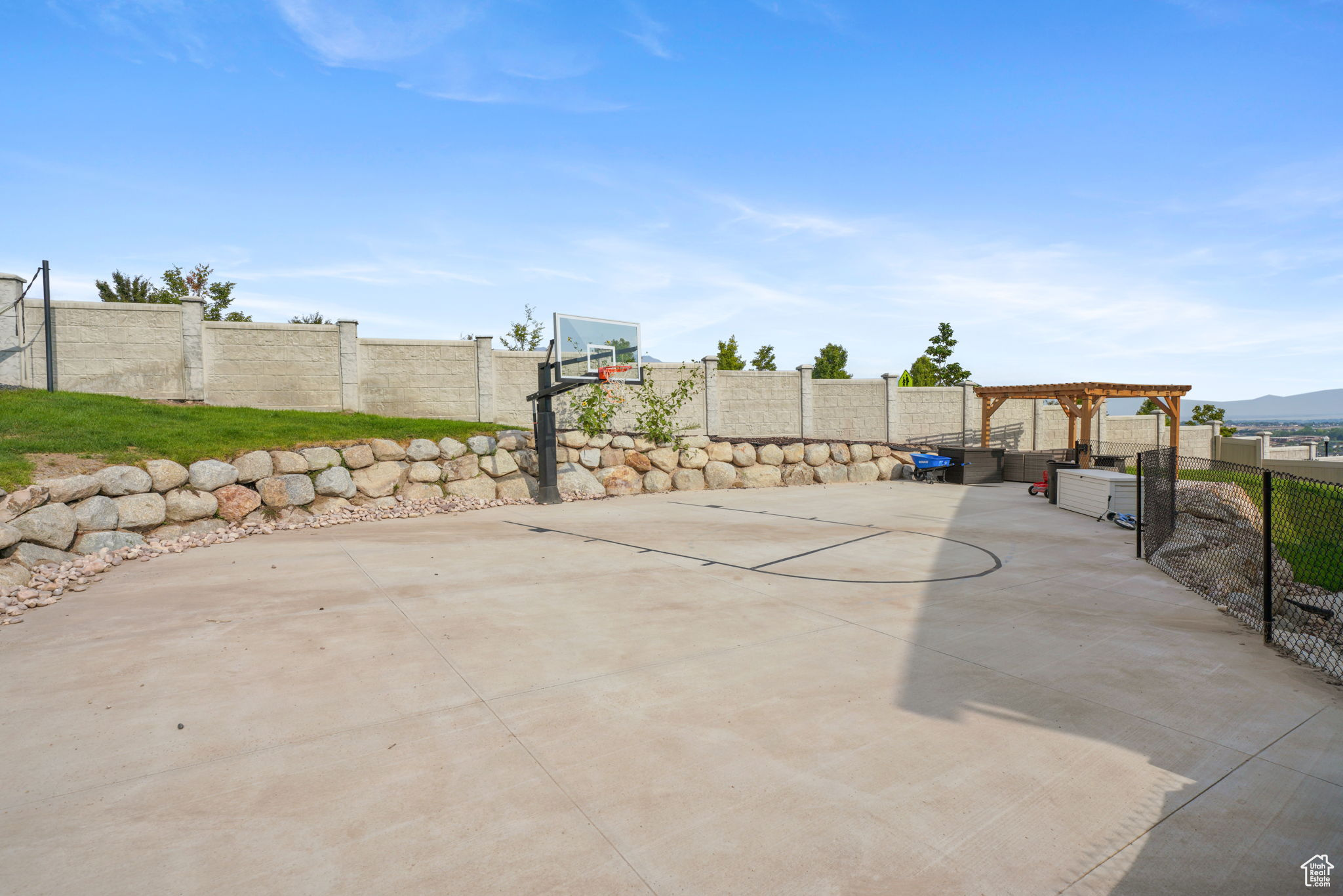 CROSSING AT TRAVERSE - Residential