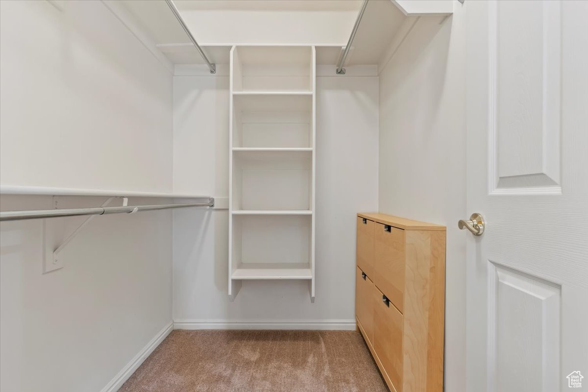 WHITE PINES - Residential