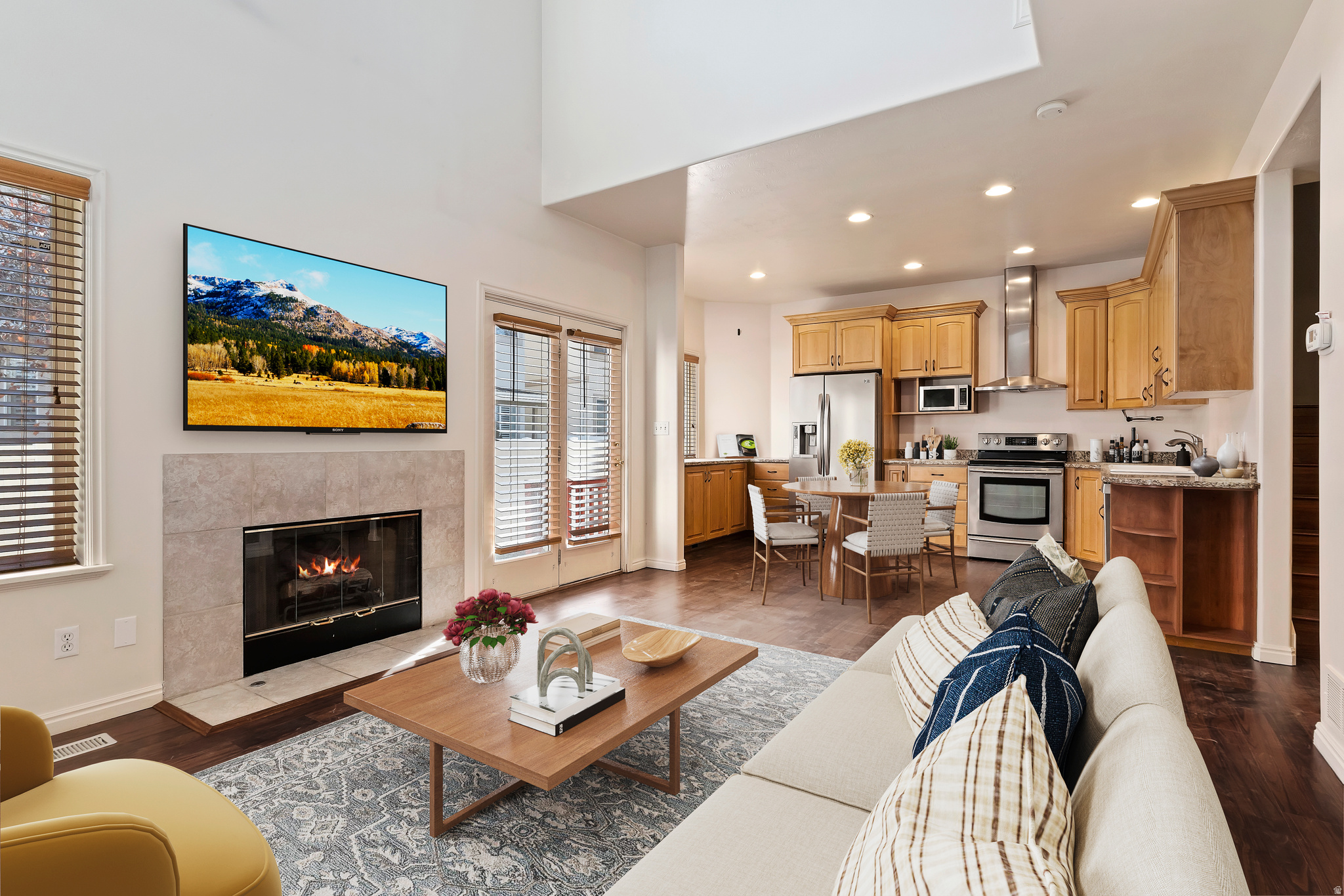 WHITE PINES - Residential