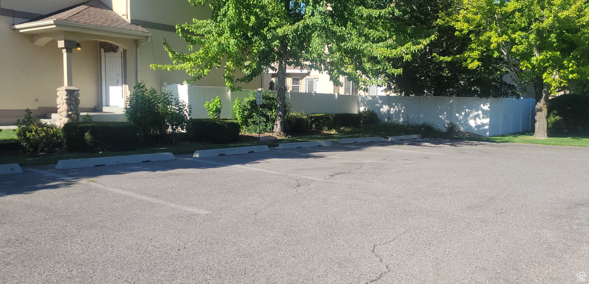 WHITE PINES - Residential