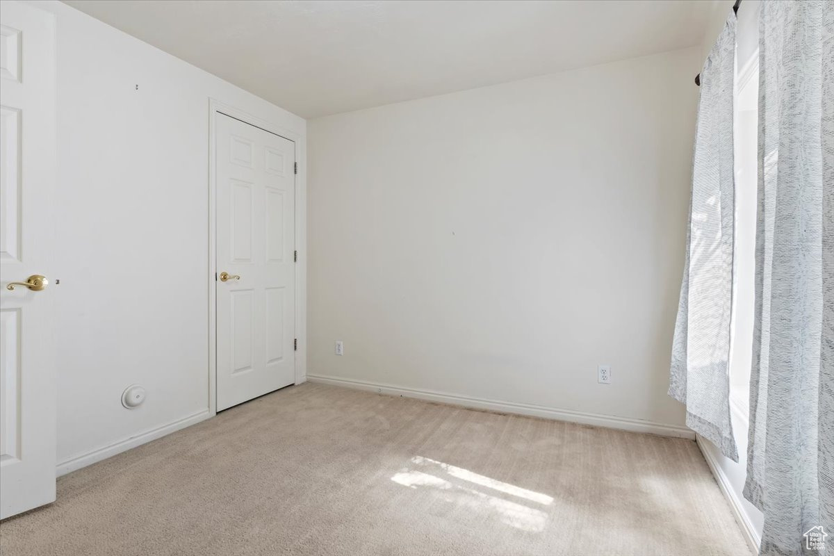 WHITE PINES - Residential