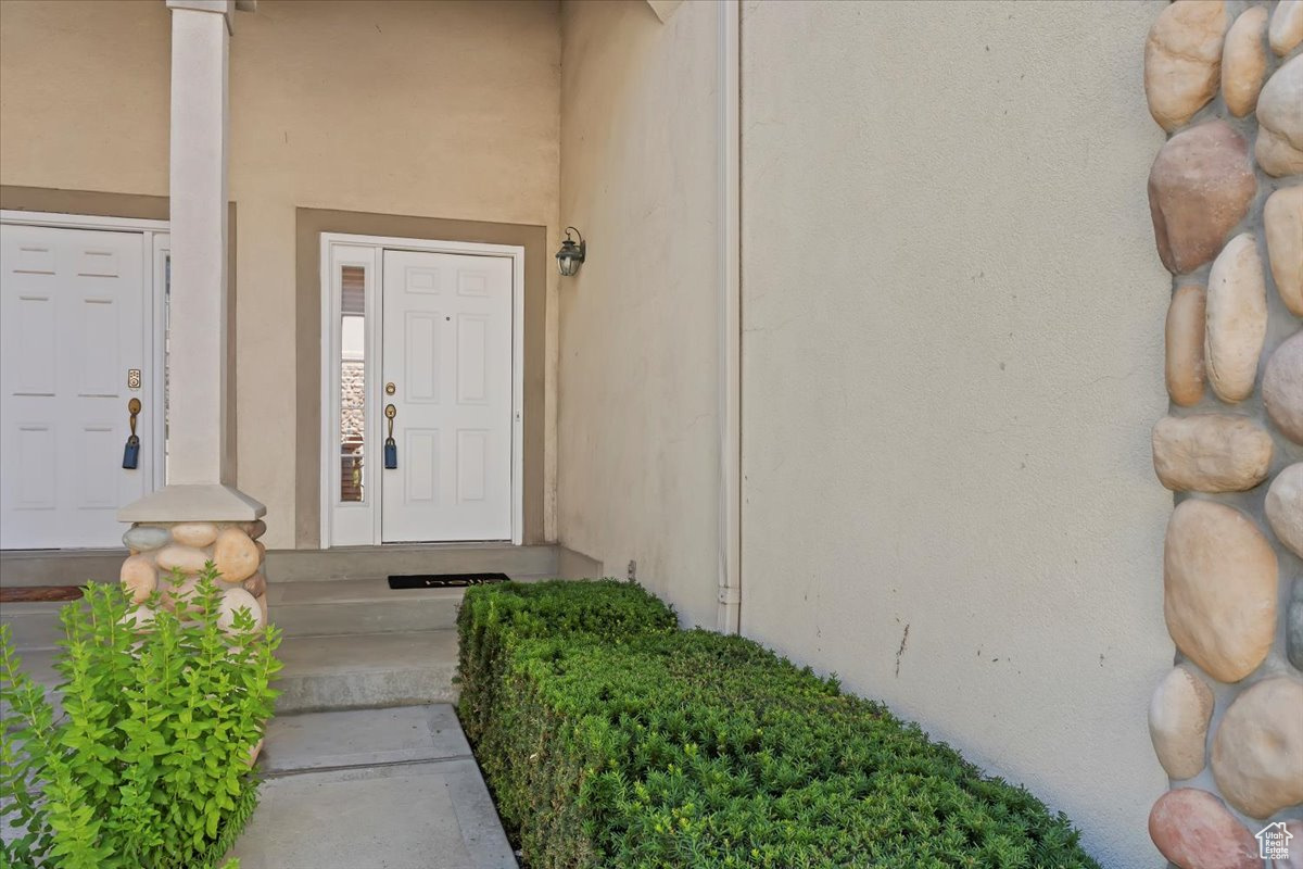 WHITE PINES - Residential