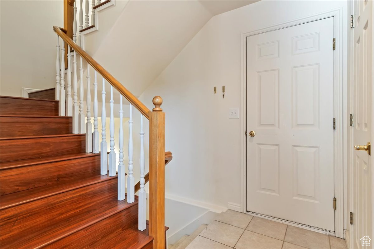 WHITE PINES - Residential