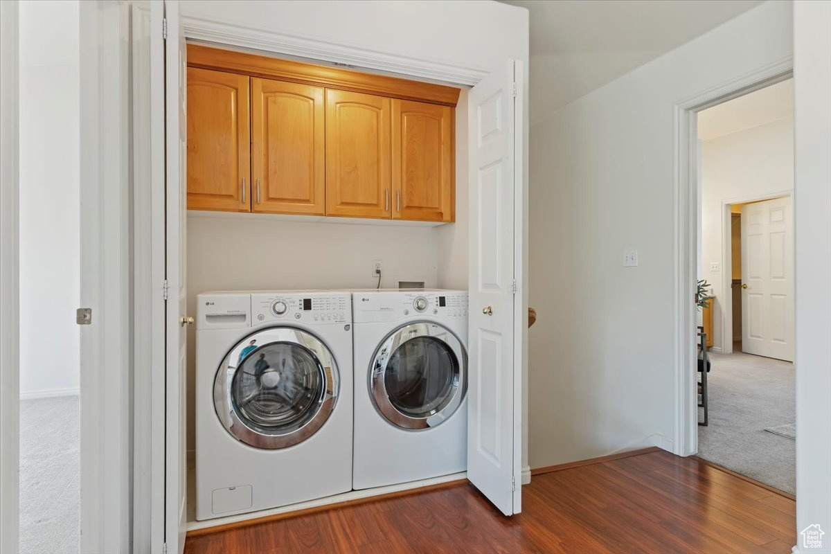 WHITE PINES - Residential