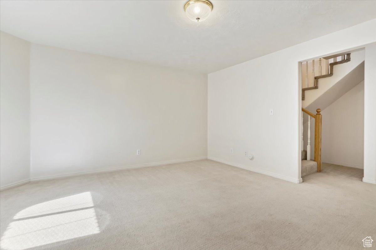 WHITE PINES - Residential