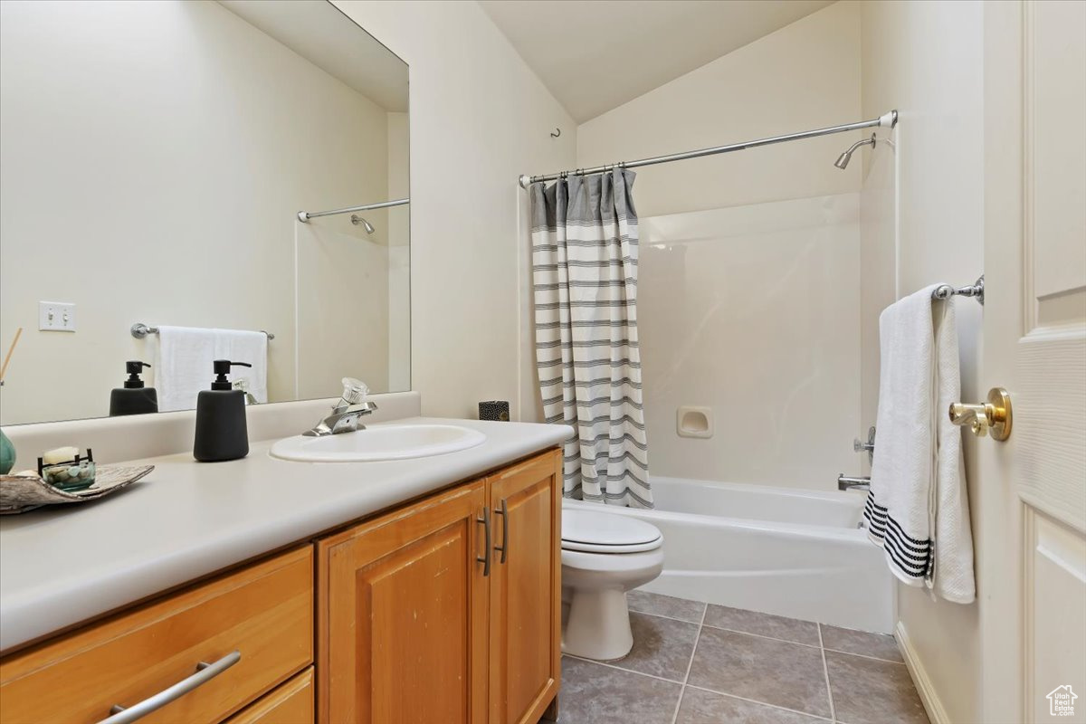 WHITE PINES - Residential