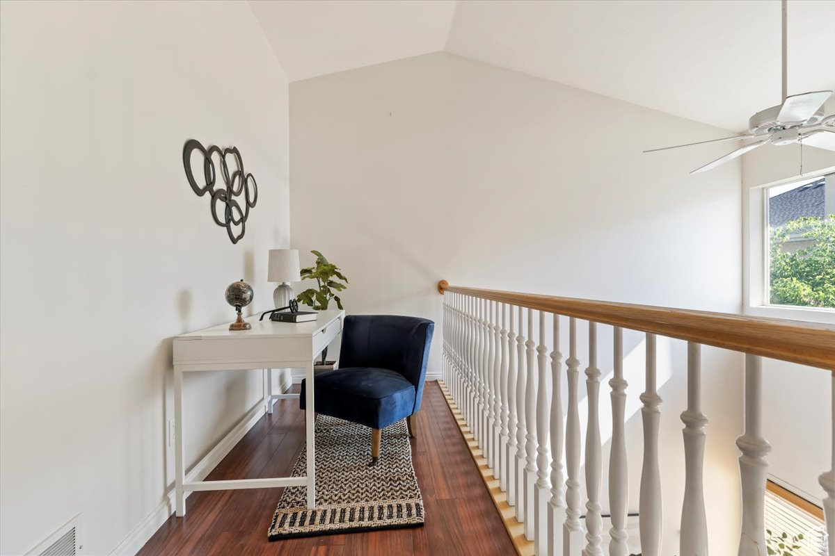 WHITE PINES - Residential