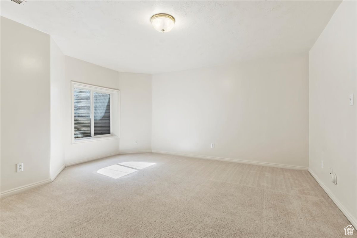 WHITE PINES - Residential