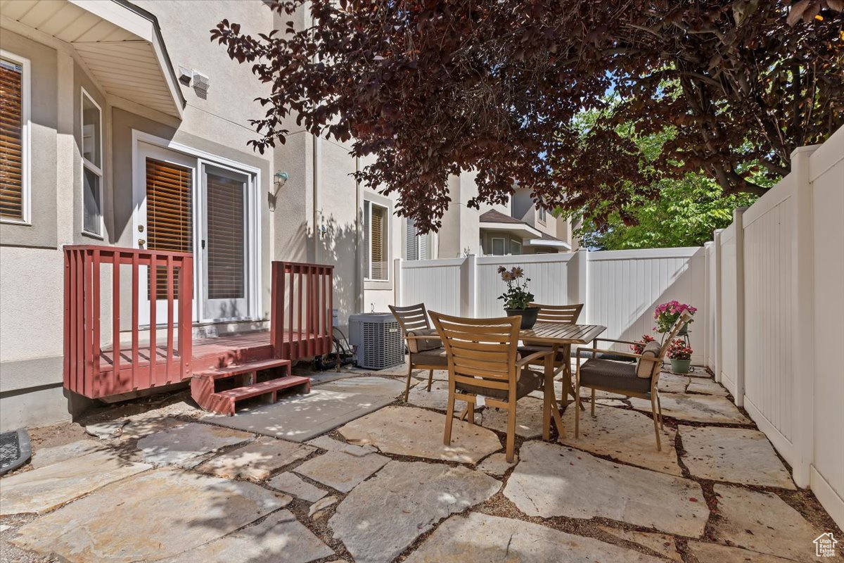 WHITE PINES - Residential