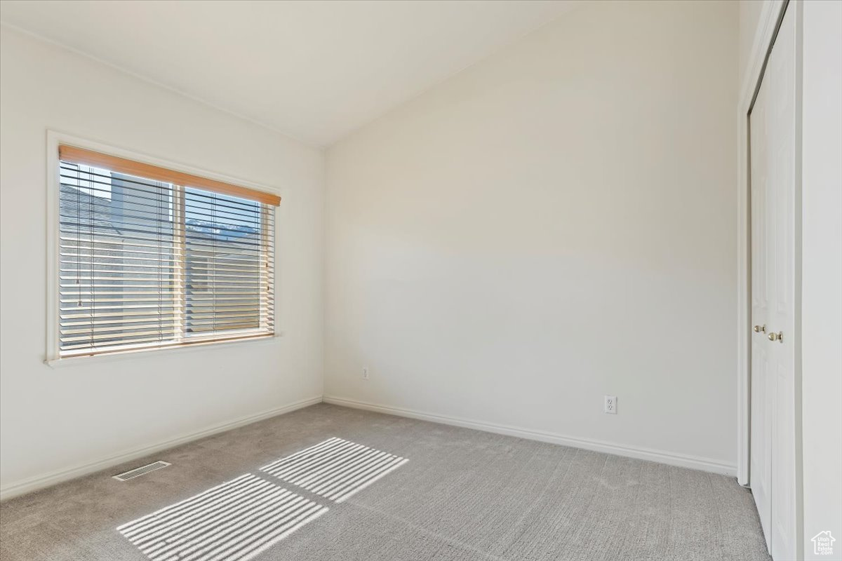 WHITE PINES - Residential