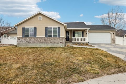 Photo of 3706 N PARTRIDGE LN, Eagle Mountain, UT 84005 (MLS # 2136896)