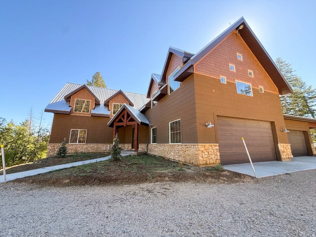 Photo of 22357 E THE CANYONS CIR S, Spanish Fork, UT 84660 (MLS # 2180207)