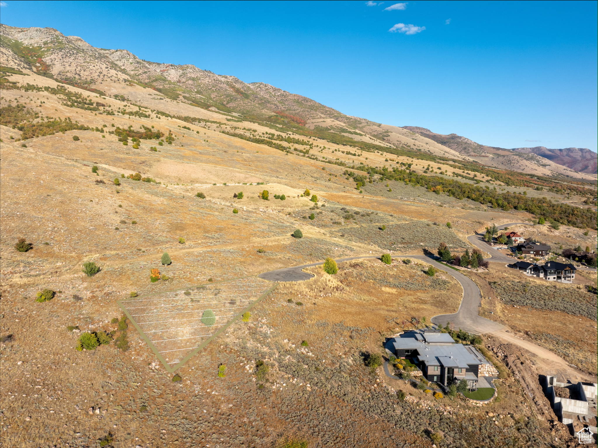 THE HIGHLANDS - Land