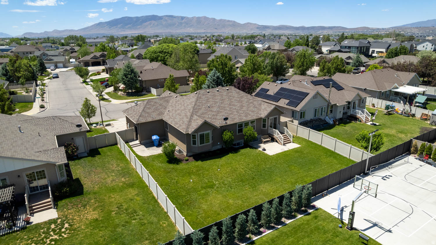 COLONY POINTE - Residential