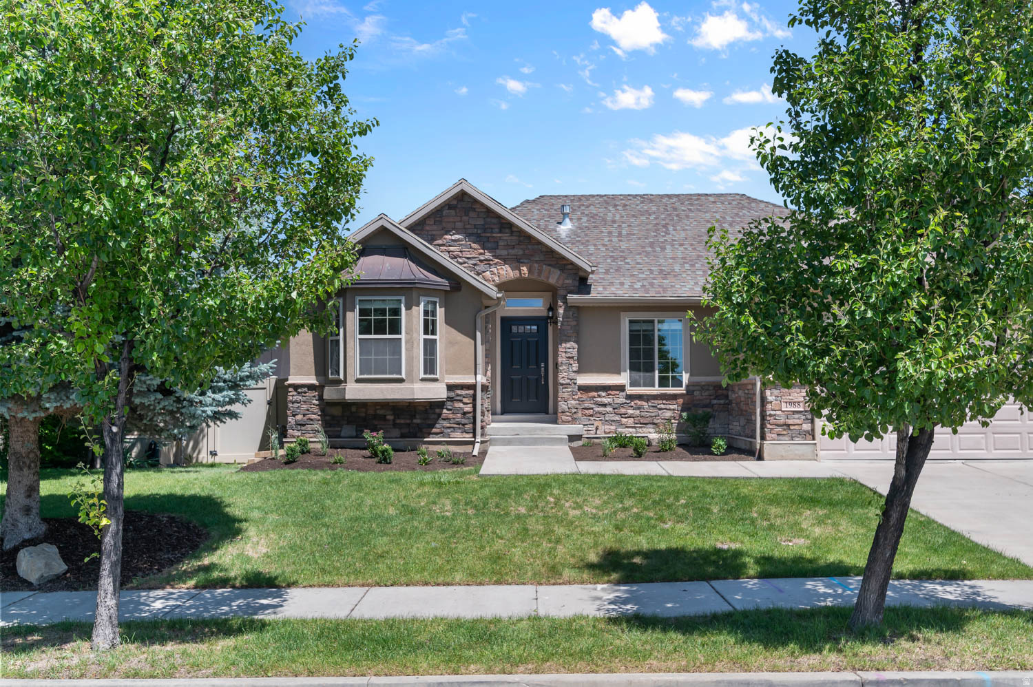 COLONY POINTE - Residential