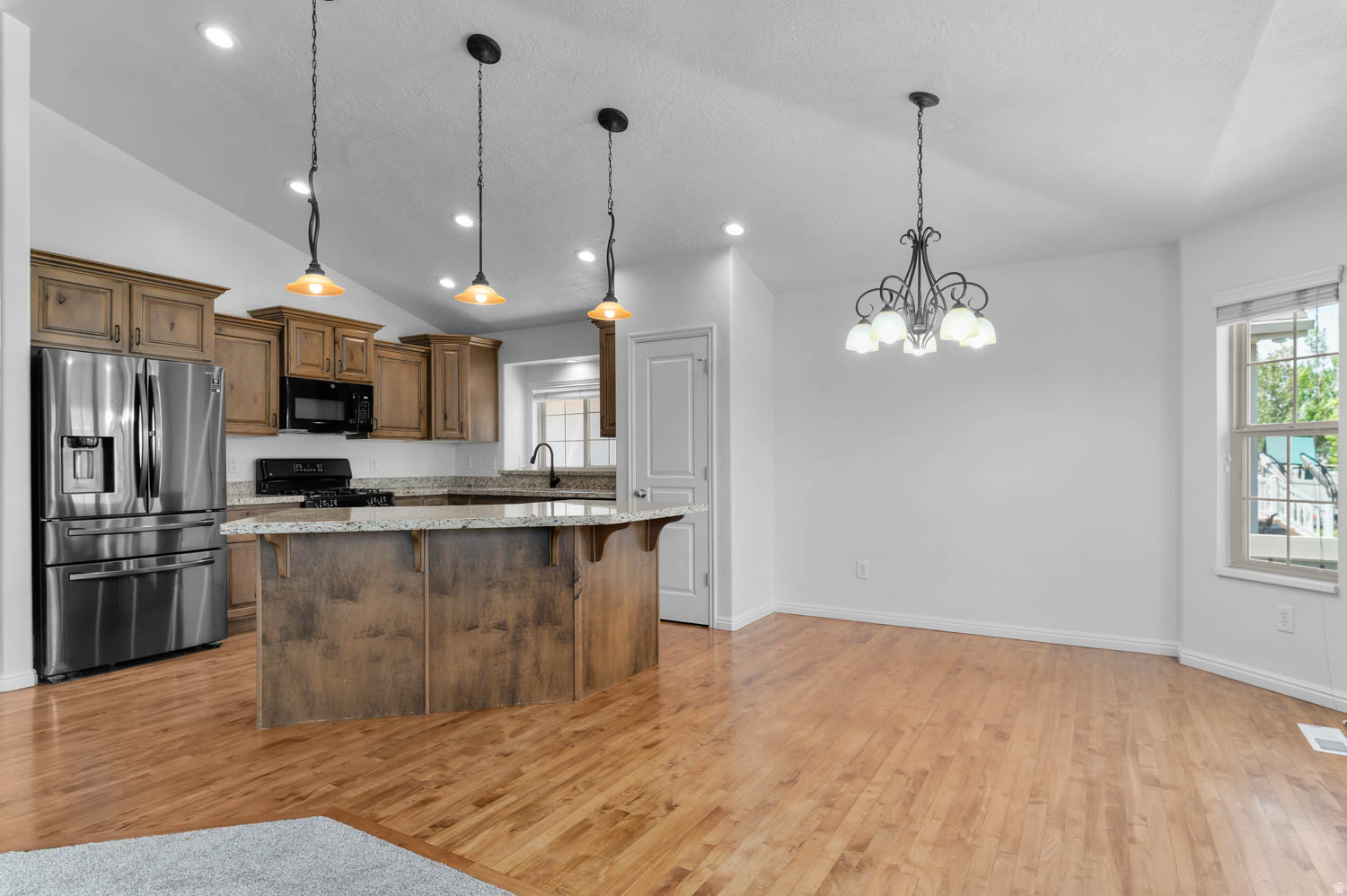 COLONY POINTE - Residential