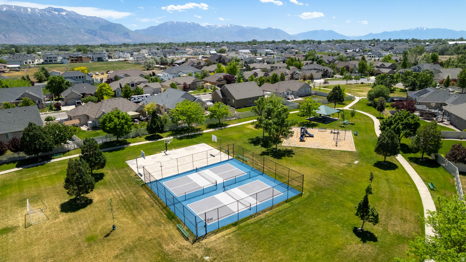COLONY POINTE - Residential