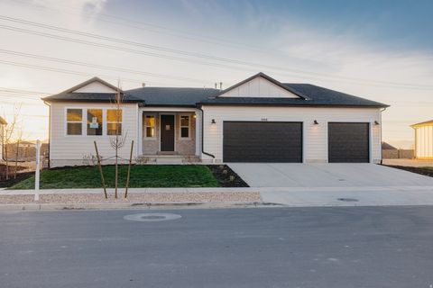 Photo of 1068 S 3440 E #120, Spanish Fork, UT 84660 (MLS # 2124252)