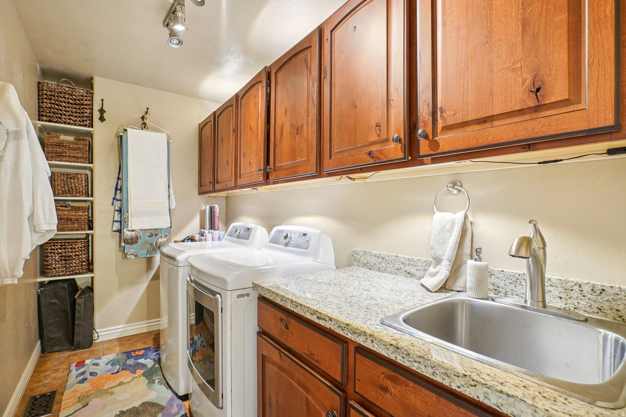 PONDEROSA ESTATES - Residential