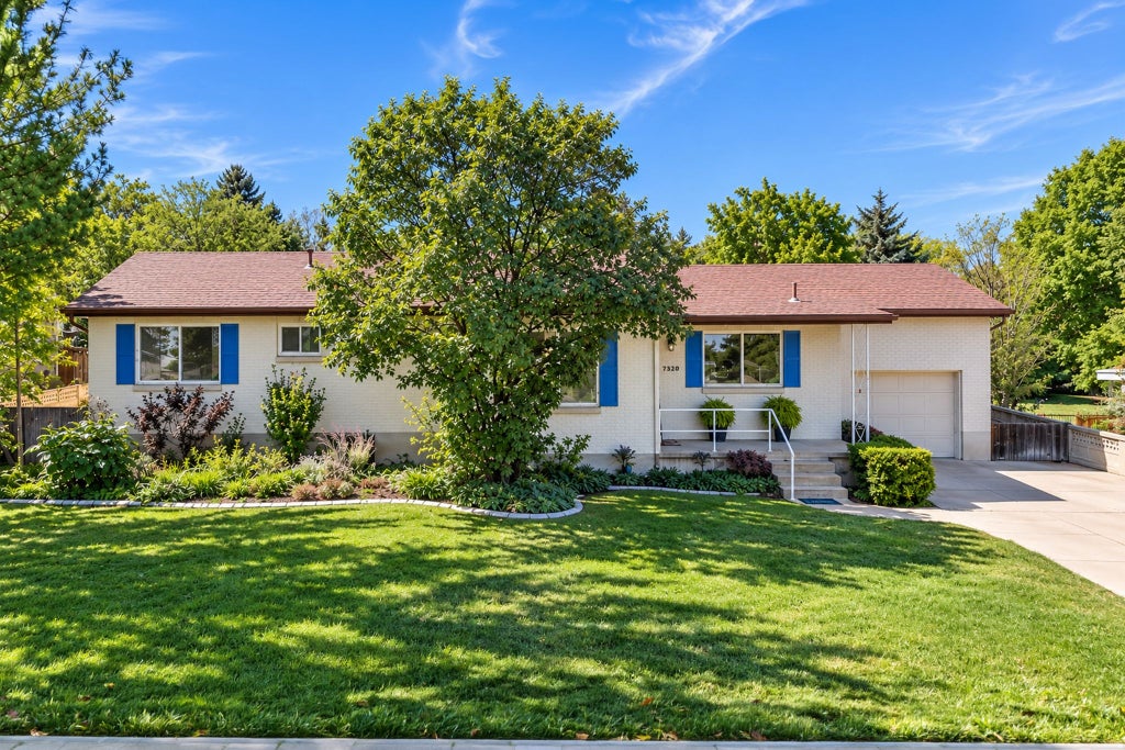 Photo of 7320 S CHRIS LN, Cottonwood Heights, UT 84121 (MLS # 2185404)