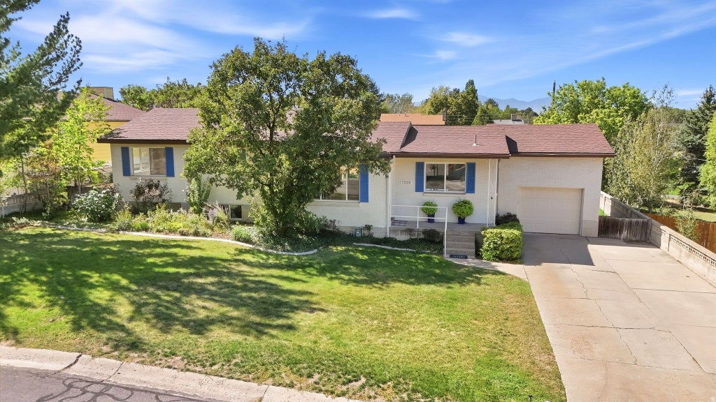 Photo of 7320 S CHRIS LN, Cottonwood Heights, UT 84121 (MLS # 2185404)