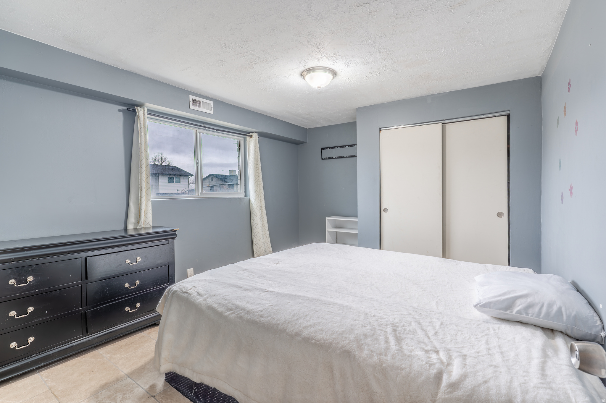 WESTVIEW TER - Residential