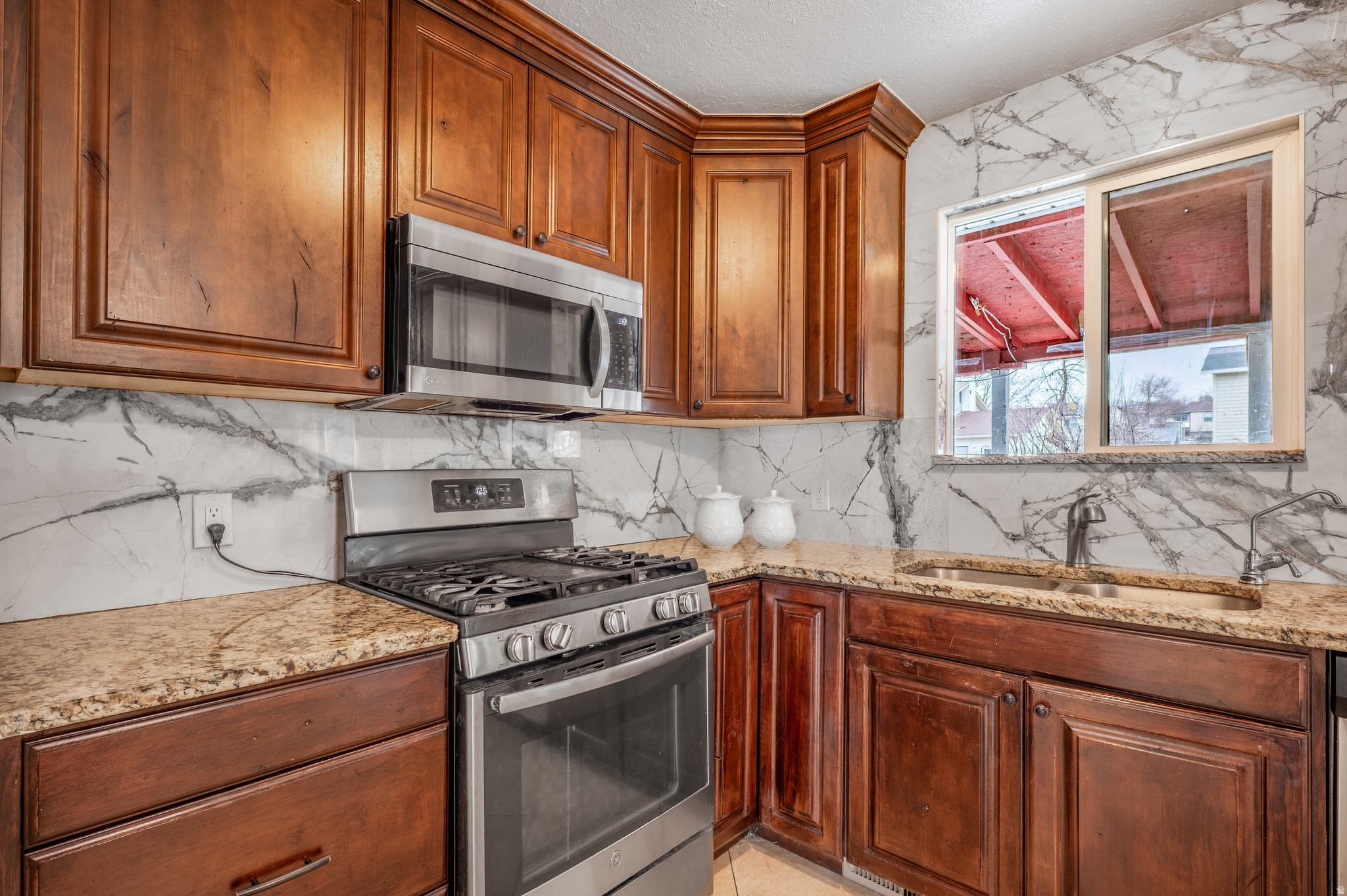 WESTVIEW TER - Residential