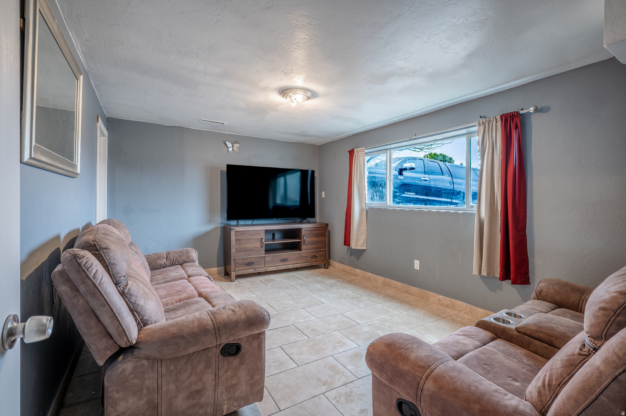 WESTVIEW TER - Residential