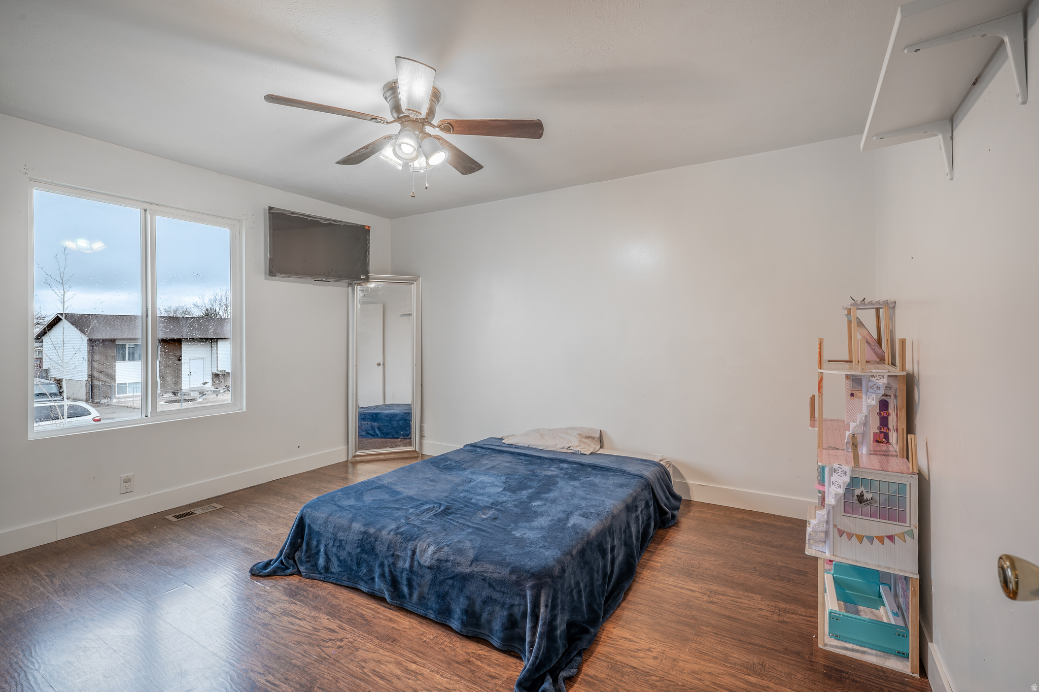 WESTVIEW TER - Residential