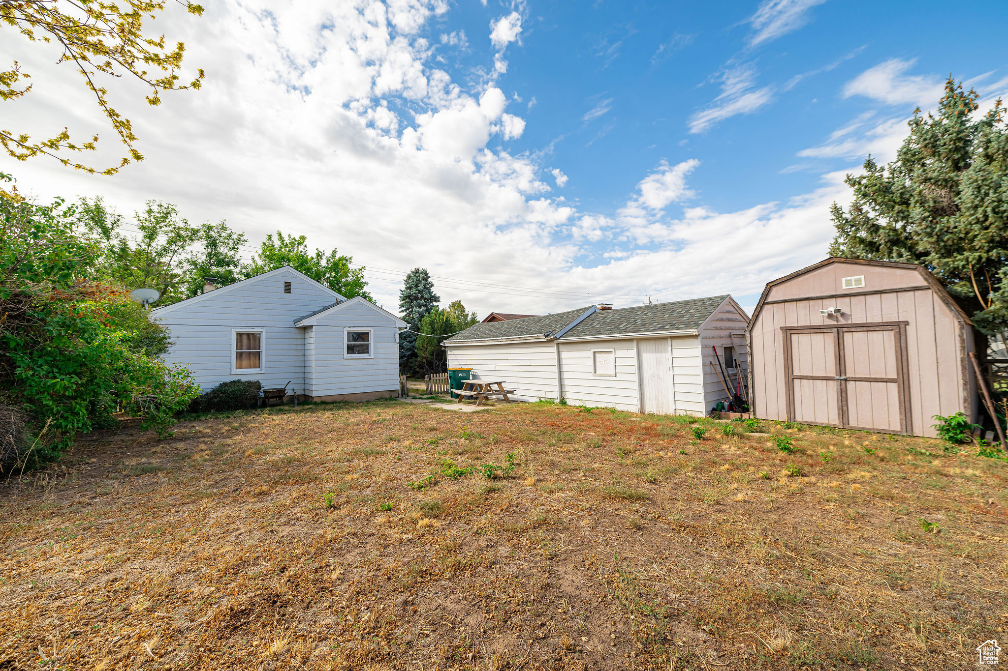 DYER GROVES - Residential