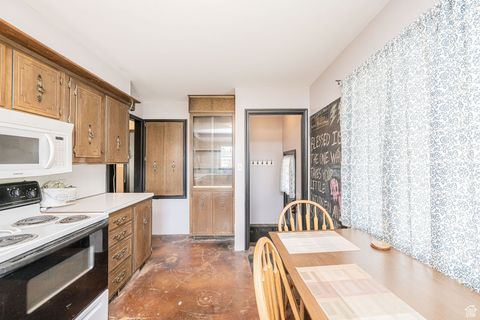 Tiny photo for 762 W 300 N, Clearfield, UT 84015 (MLS # 2115349)