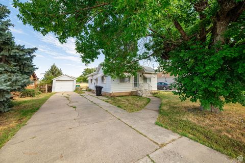 Tiny photo for 762 W 300 N, Clearfield, UT 84015 (MLS # 2115349)
