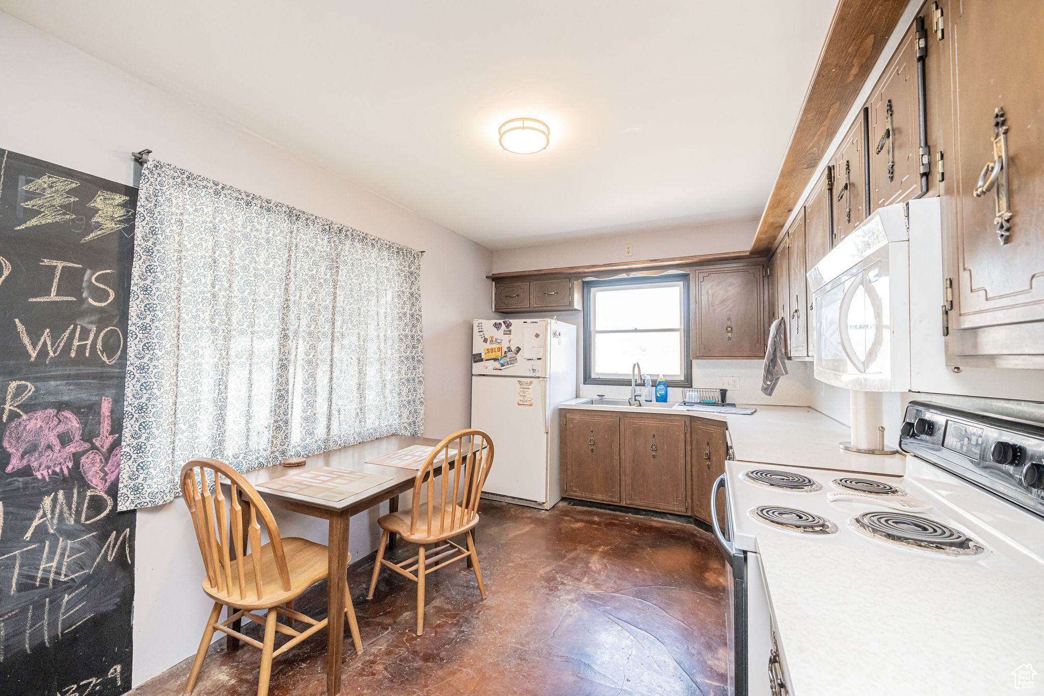 DYER GROVES - Residential
