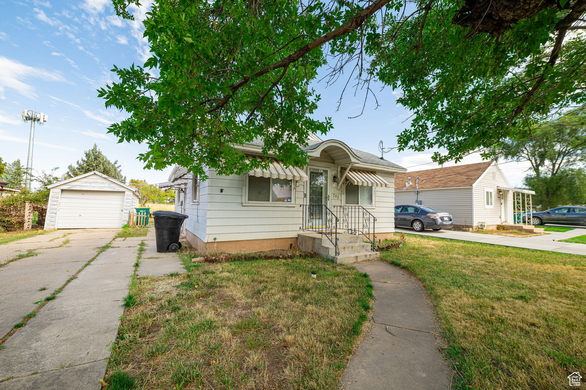 DYER GROVES - Residential