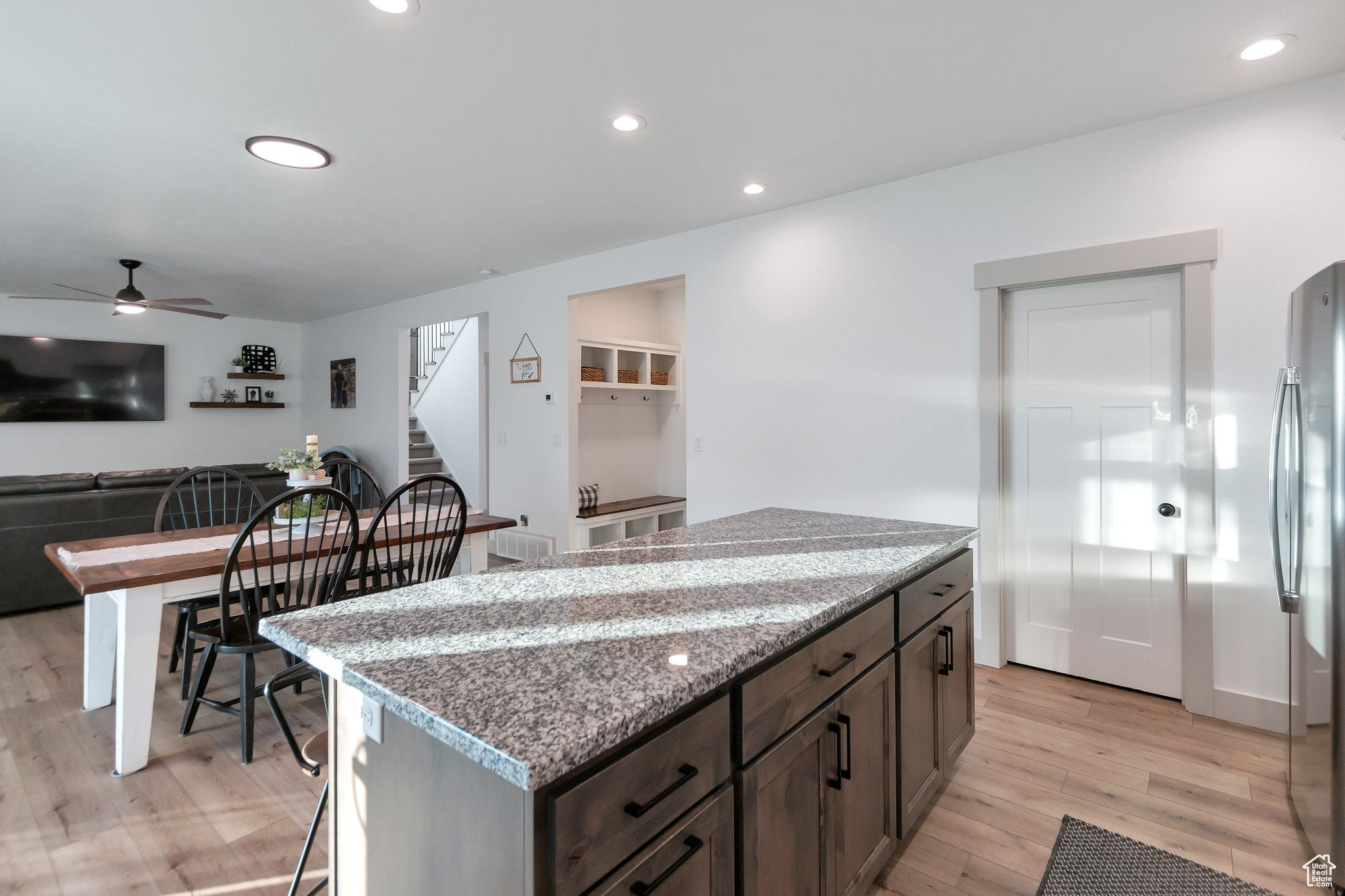 PERRY CANYON - Residential
